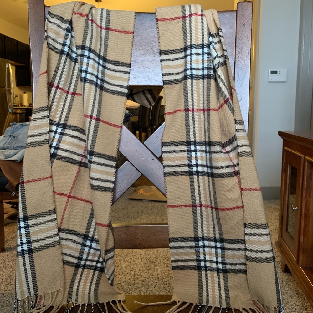 Burberry-like scarf